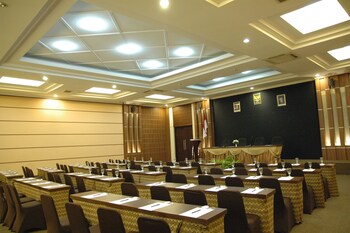 Riyadi Palace Hotel,Laweyan>>Central Java,4 star