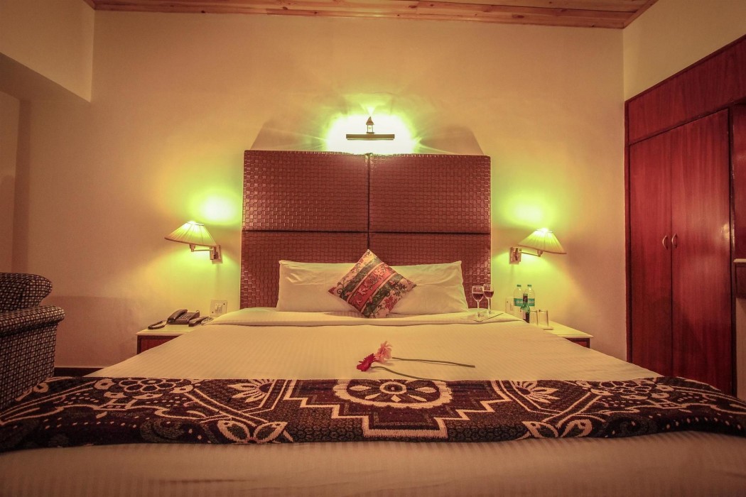 golden tulip manali