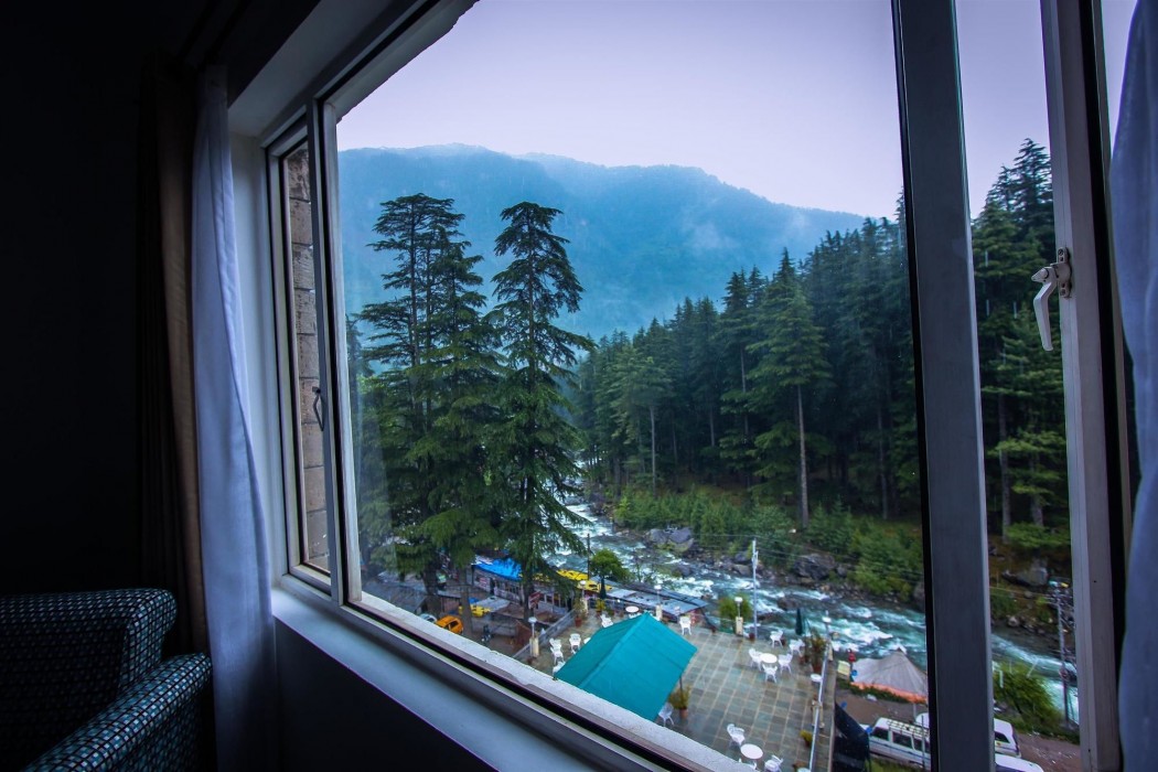 golden tulip manali