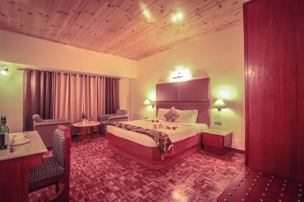 golden tulip manali