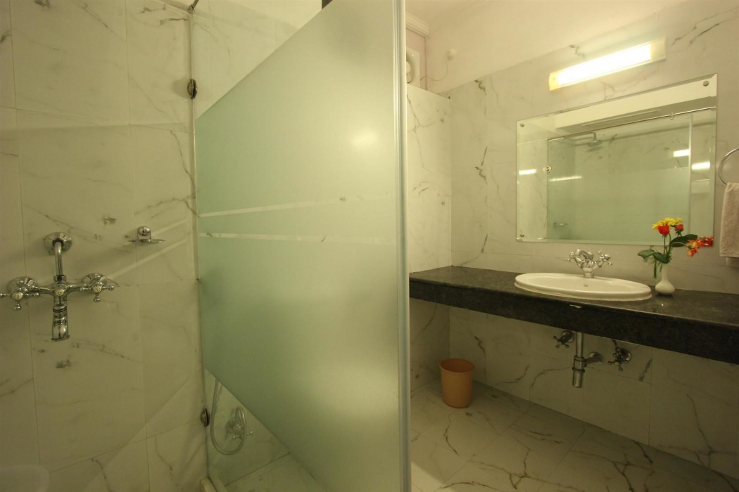 golden tulip manali