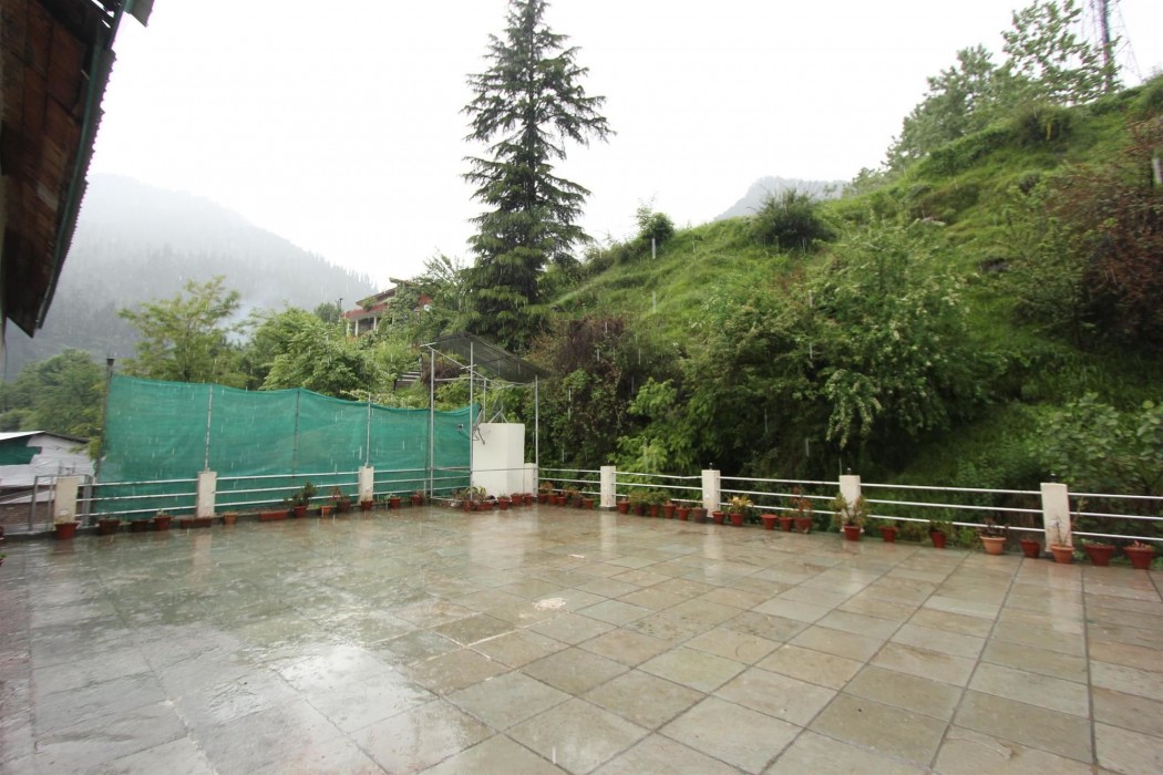 golden tulip manali