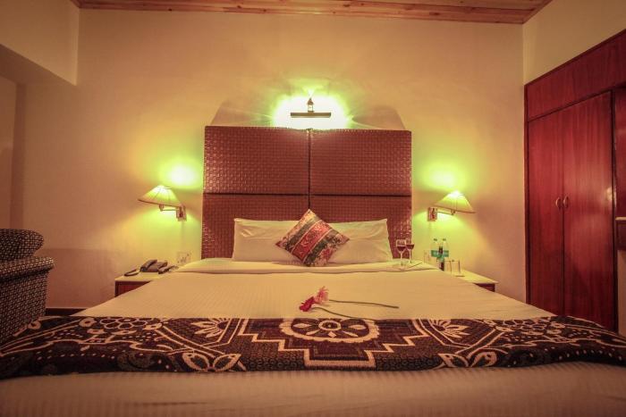 golden tulip manali