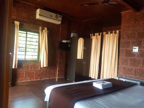Mayekar's Holiday Home, Chivla Beach, Malvan,India>>Malvan,1 star