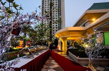 batavia hotel and serviced apartments
