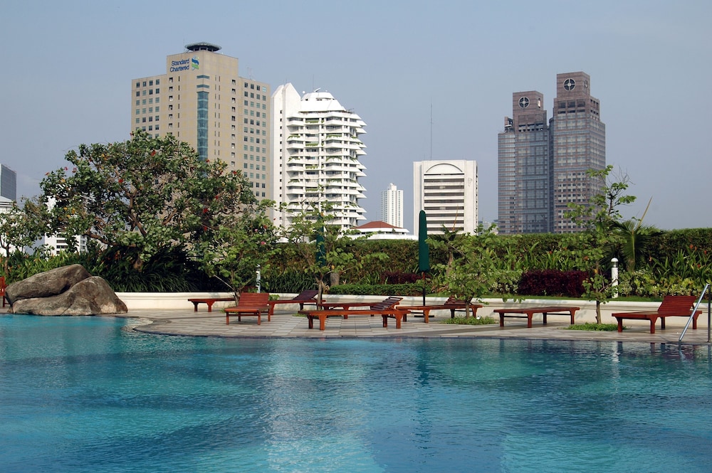 batavia hotel and serviced apartments