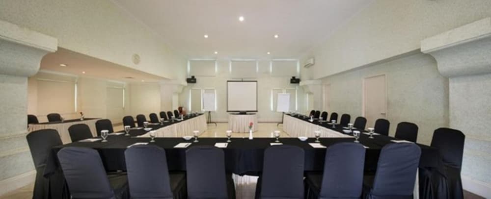 batavia hotel and serviced apartments