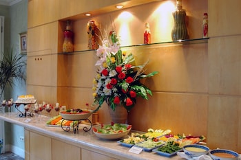 batavia hotel and serviced apartments