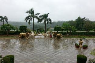 Balaram Palace Resort,Chitrasani,2 star