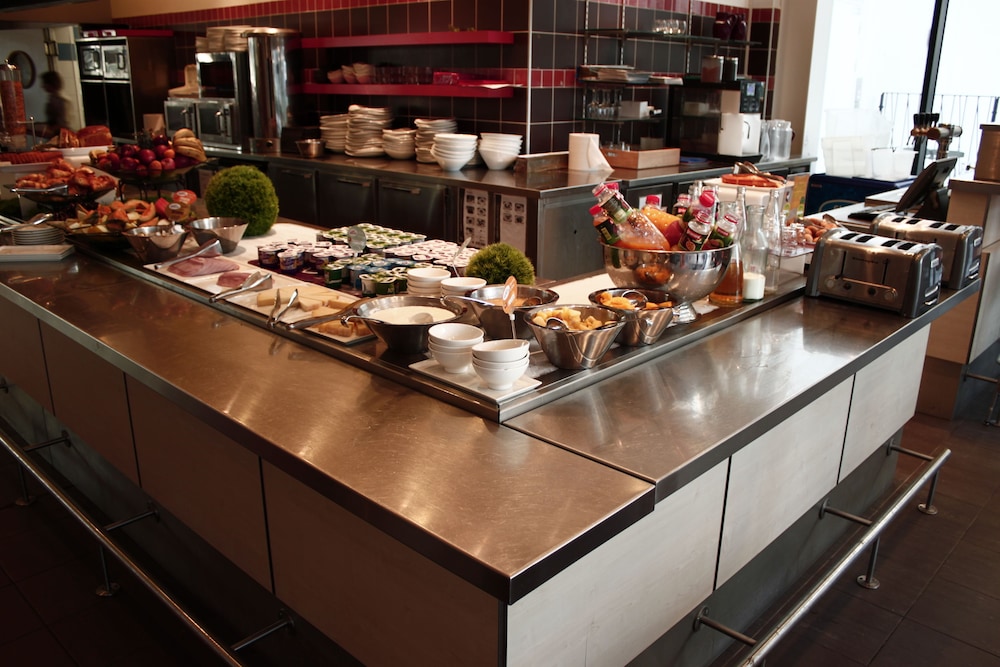 ibis marseille centre euromed