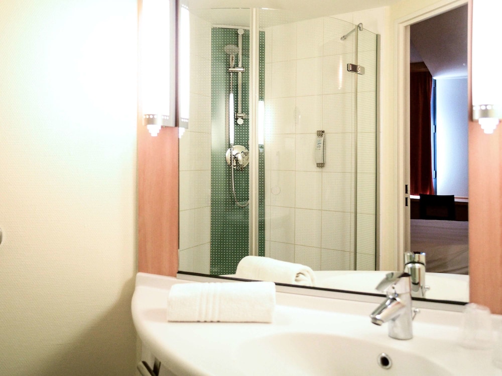 ibis marseille centre euromed