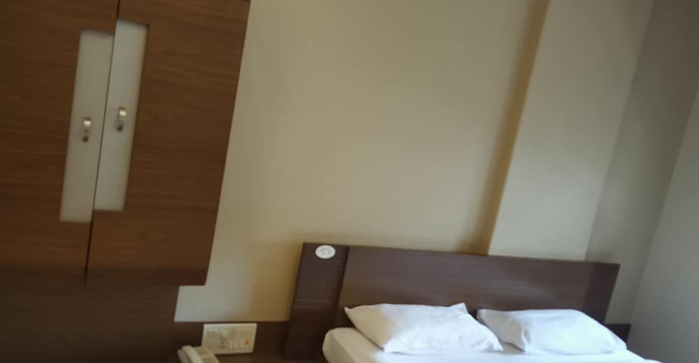 hotel sai palace budget