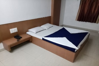 Hotel Sai Gangotri,Nagar Manmad Road/Near St Stand,2 star