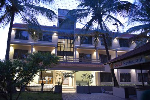 Hotel Hrushikesh,Nagar Manmad Road/Near St Stand,3 star