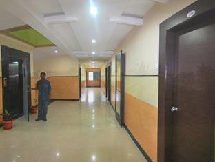 Hotel Ashoka Executive,Akola>>Ahmednagar,2 star