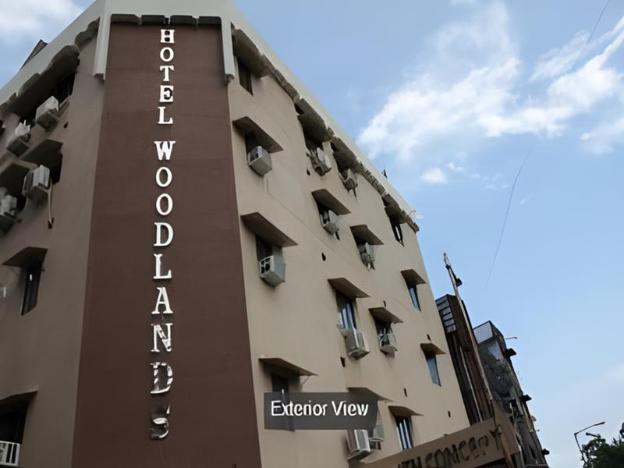 hotel woodlands
