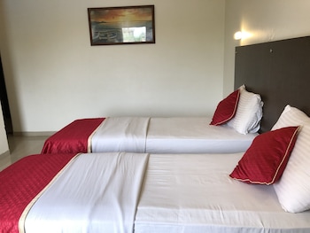 resort silver hills lonavala