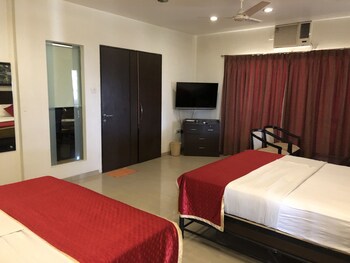 resort silver hills lonavala