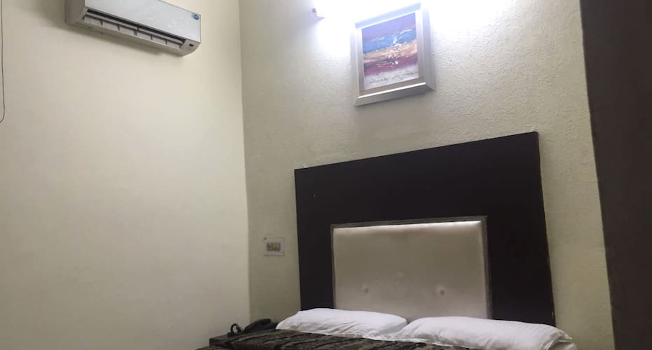 Hotel Dreamz,India>>Karnal,3 star