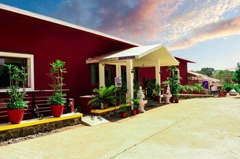 camel valley resort and spa