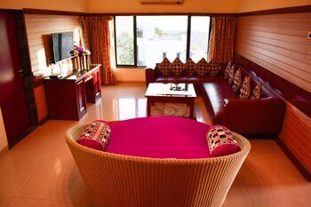 camel valley resort and spa