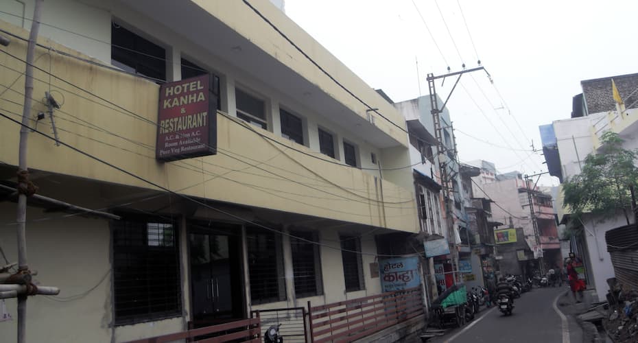 Hotel Kanha Ujjain,Bakshi Bazar,3 star