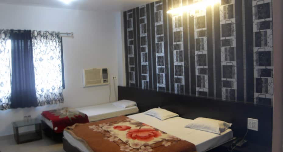 Hotel Kanha Ujjain,Bakshi Bazar,3 star