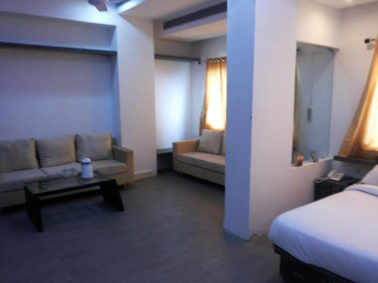 hotel kanchan tilak