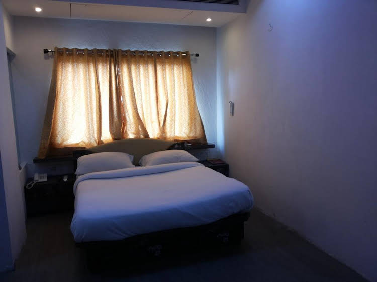 hotel kanchan tilak