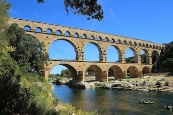 vers pont du gard