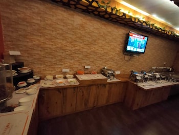 hotel avn grand