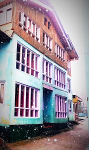 New Snow View Resort Pahalgam,Chandanwari Road,5 star