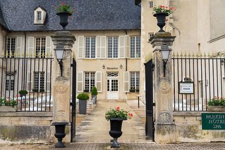 Chateau De Pizay,Belleville-En-Beaujolais>>Belleville,4 star