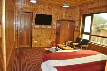 Hotel Heemal,Srinagar>>Pahalgam,3 star