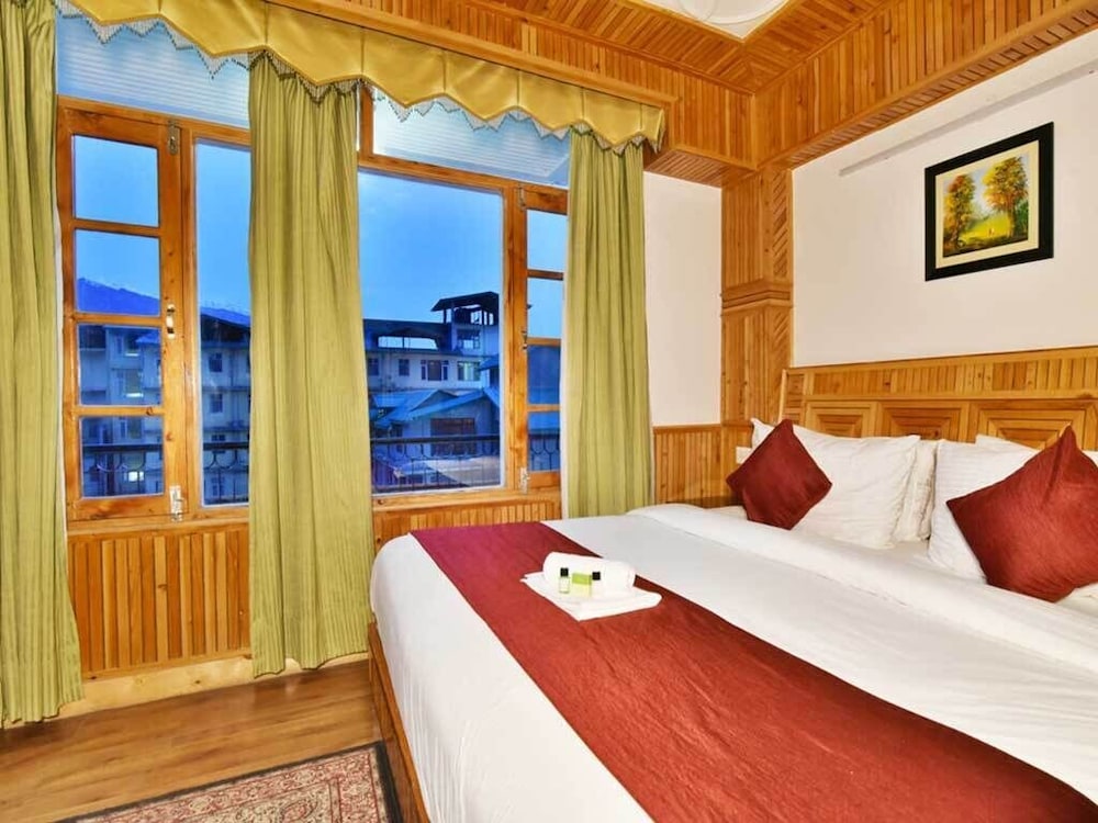 hotel himgiri