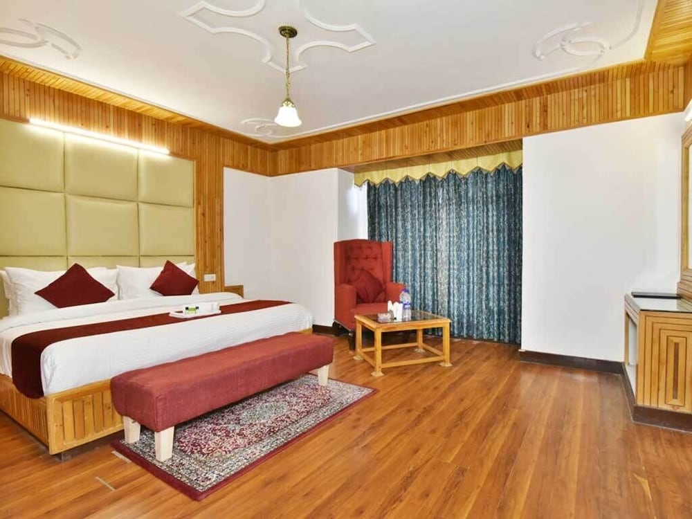 hotel himgiri