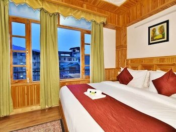hotel himgiri