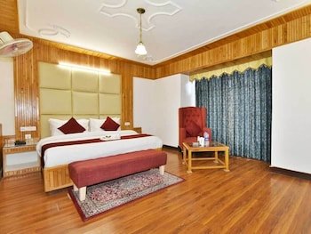 hotel himgiri
