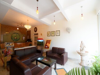 Kenwood Resort,Dharampur>>Baddi,2 star