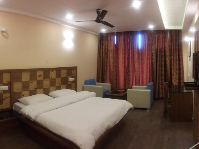 hotel shivalik