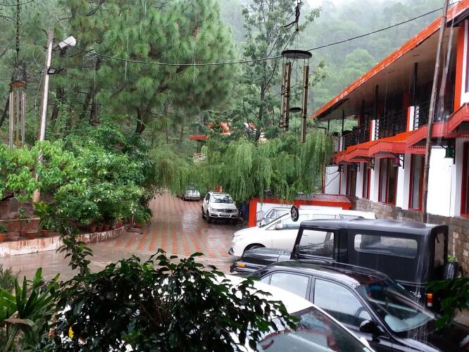 hotel shivalik