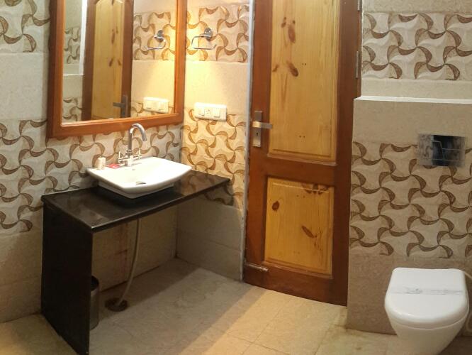 hotel shivalik