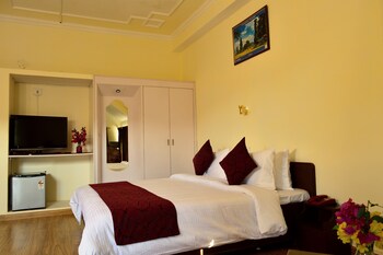 Dee Jay Resort,Dera Gopipur>>Amb,3 star