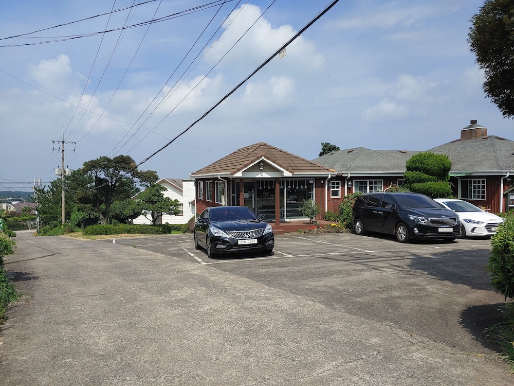 aewol parkhill village