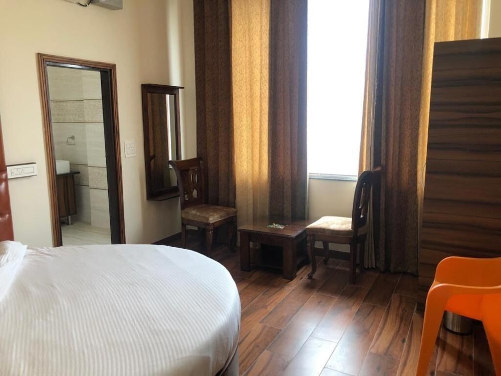 hotel western court