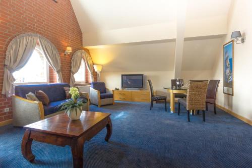 jess hotel krolewski gdansk old town
