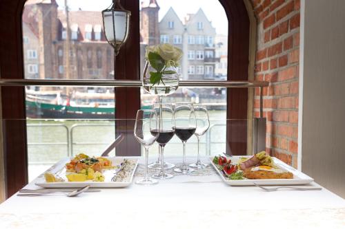jess hotel krolewski gdansk old town