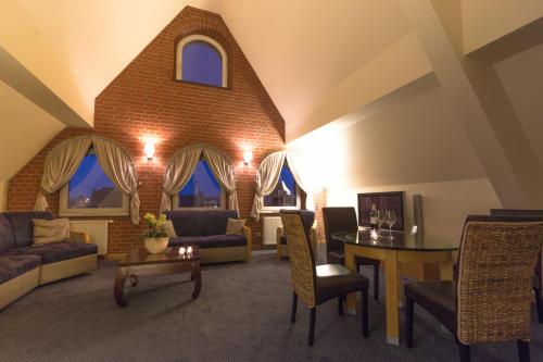 jess hotel krolewski gdansk old town