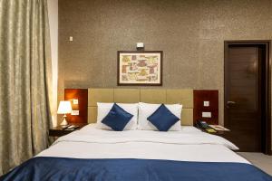 Stately Suites Golf Course Road,Gurugram>>Delhi,3 star