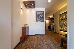 Stately Suites Golf Course Road,Gurugram>>Delhi,3 star